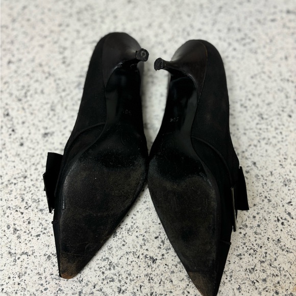 CHANEL Vintage Black SATIN heels pumps with LOGO Bow detail Size: 38.5EU/8US - Picture 7 of 8